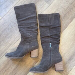 Suede waterproof Blondo tall boots nearly perfect condition